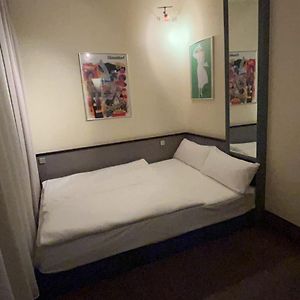 Budget Zimmer mit Kingsize-Bett